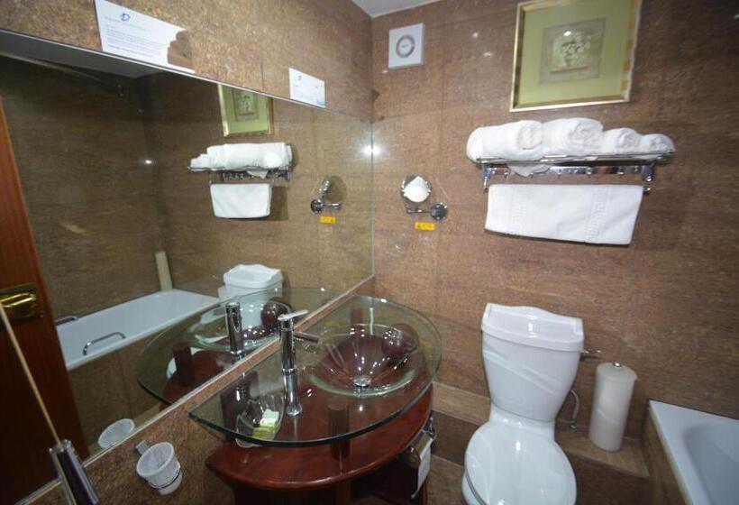 高级大房间, Durrant House