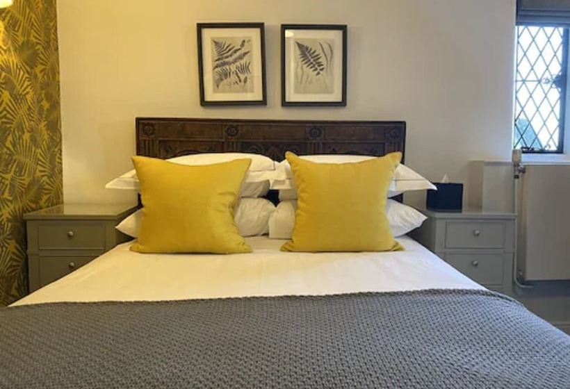 غرفة قياسية, Great Fosters   Near Windsor