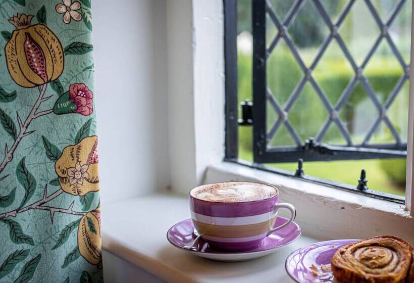 غرفة ديلوكس سرير كينج, Great Fosters   Near Windsor