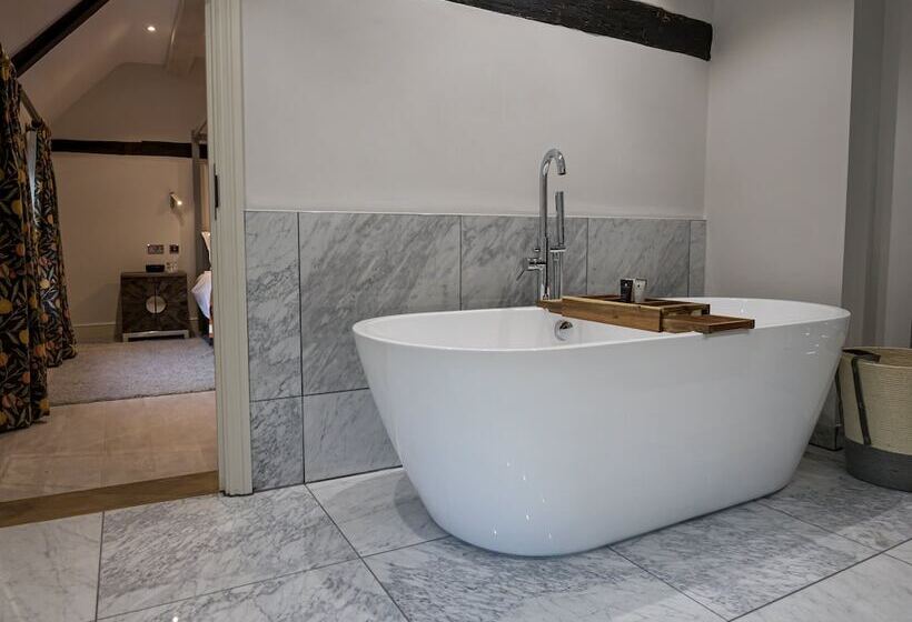 جناح, Great Fosters   Near Windsor