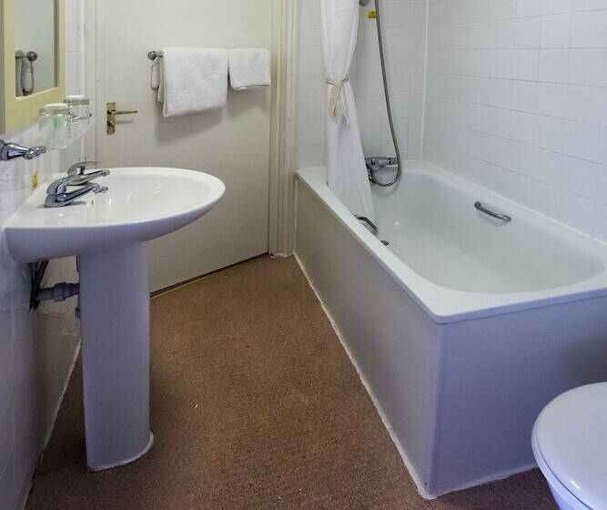 غرفة قياسية فردية, Heathlands