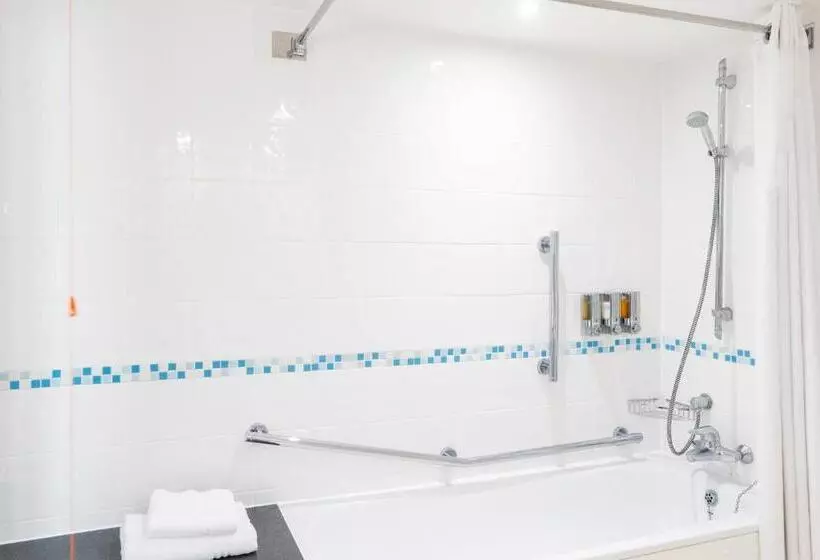 身障者適用スタンダードルーム, Holiday Inn Hemel Hempstead M1, Jct. 8, An Ihg