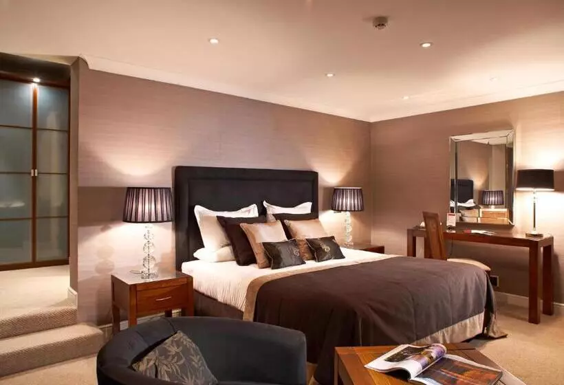 Superior-huone, Rowton Hall Hotel And Spa