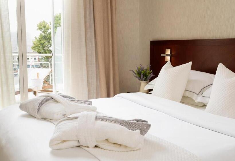 سوئیت با بالکن, Savoy