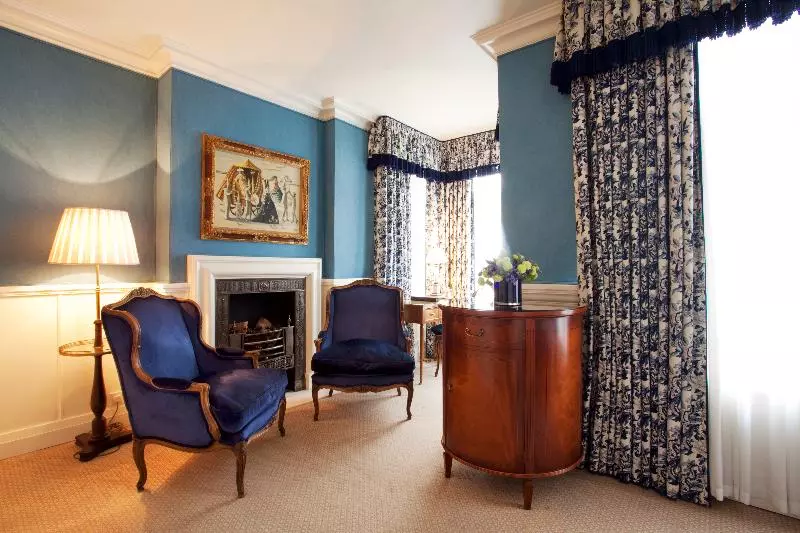 キングサイズベッドのデラックスルーム, The Capital Hotel, Apartments & Townhouse