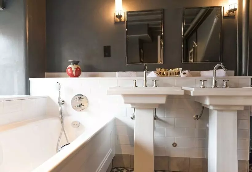 Sviitti, The Lygon Arms An Iconic Luxury