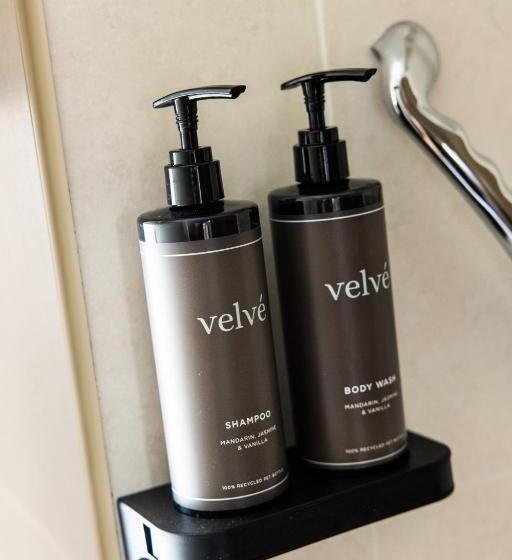 اتاق استاندارد یک نفره با چشم‌انداز دریا, The Moorings Hotel & Restaurant