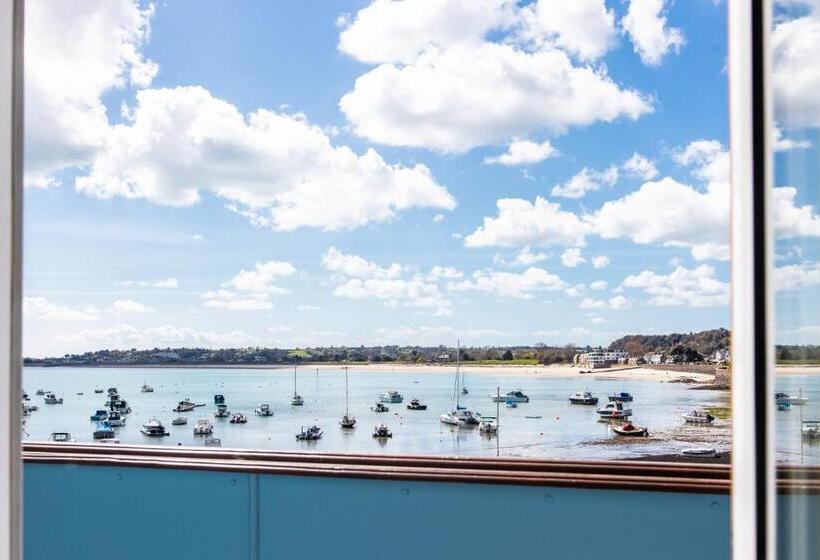 اتاق لوکس با بالکن و چشم‌انداز دریا, The Moorings Hotel & Restaurant