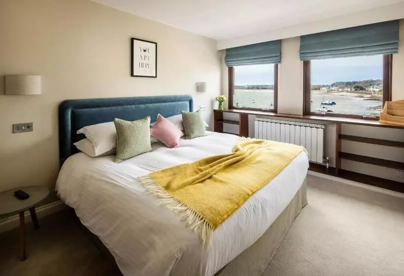 اتاق استاندارد با چشم‌انداز دریا, The Moorings Hotel & Restaurant