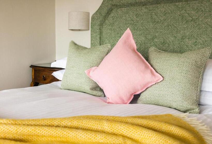 اتاق لوکس با چشم‌انداز دریا, The Moorings Hotel & Restaurant