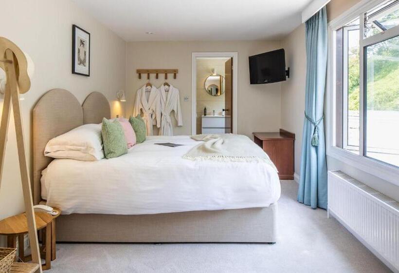 اتاق لوکس با چشم‌انداز باغ, The Moorings Hotel & Restaurant