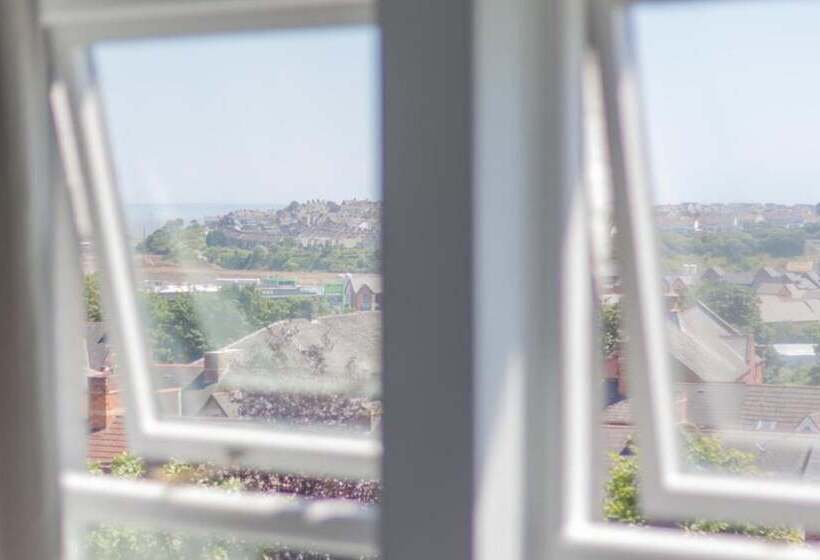 اتاق عادی, The Mount Rooms