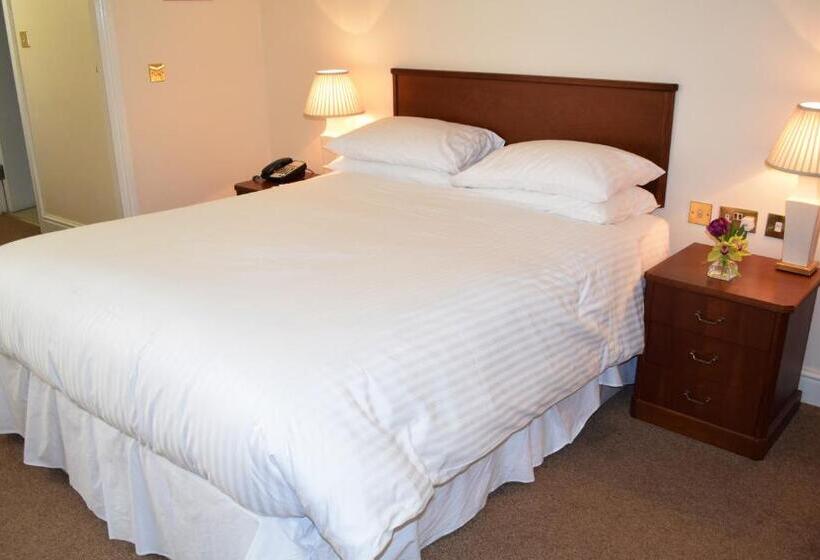 חדר משפחתי, The Sefton