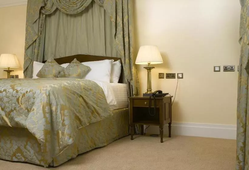 Suit Deluxe, The Sefton