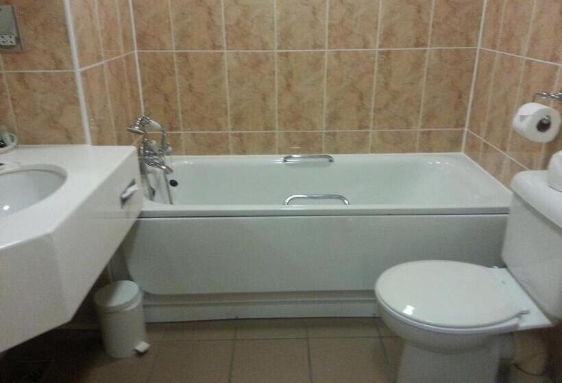 סוויטת ג'וניור, The Sefton