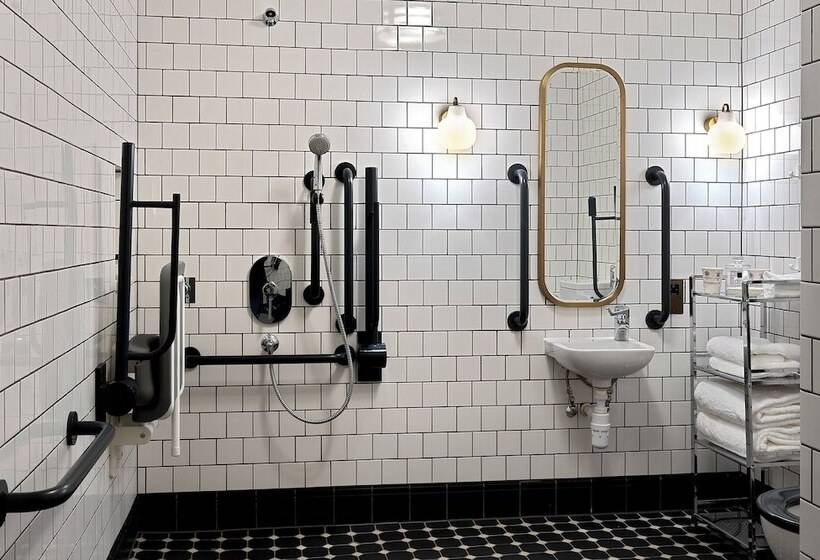 חדר סופריור, University Arms, Autograph Collection