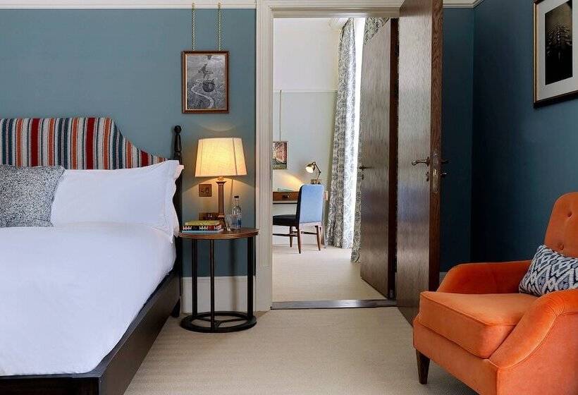 חדר סופריור, University Arms, Autograph Collection