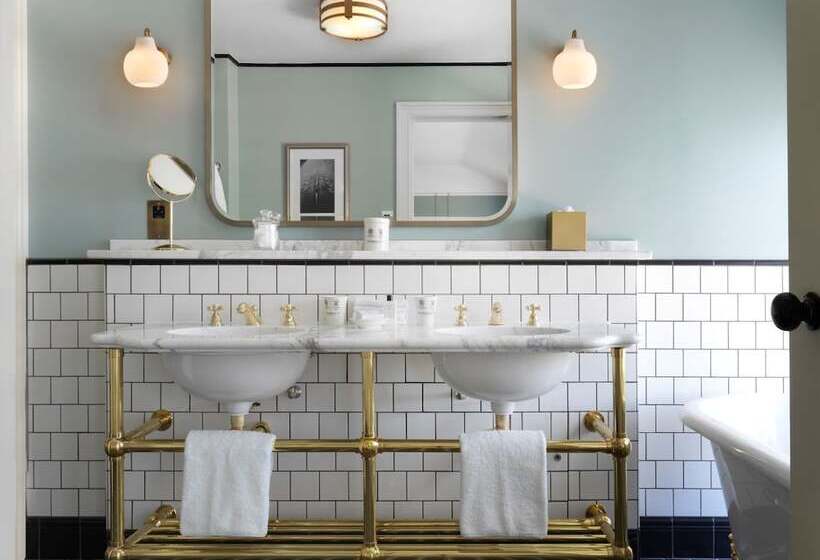 סוויטה, University Arms, Autograph Collection