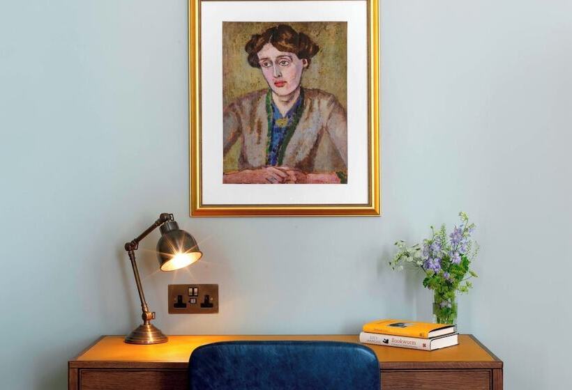 סוויטה, University Arms, Autograph Collection