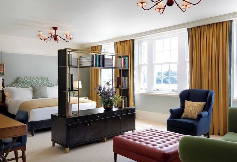 סוויטה, University Arms, Autograph Collection