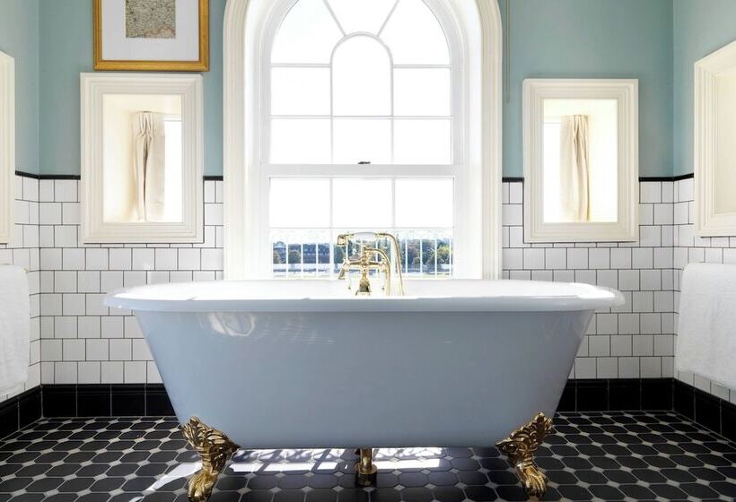 סוויטה, University Arms, Autograph Collection