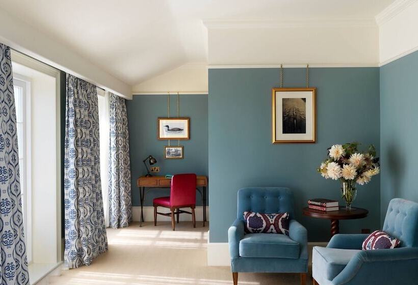 סוויטה, University Arms, Autograph Collection