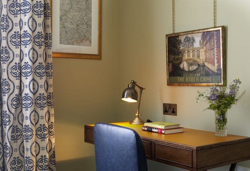 סוויטה, University Arms, Autograph Collection