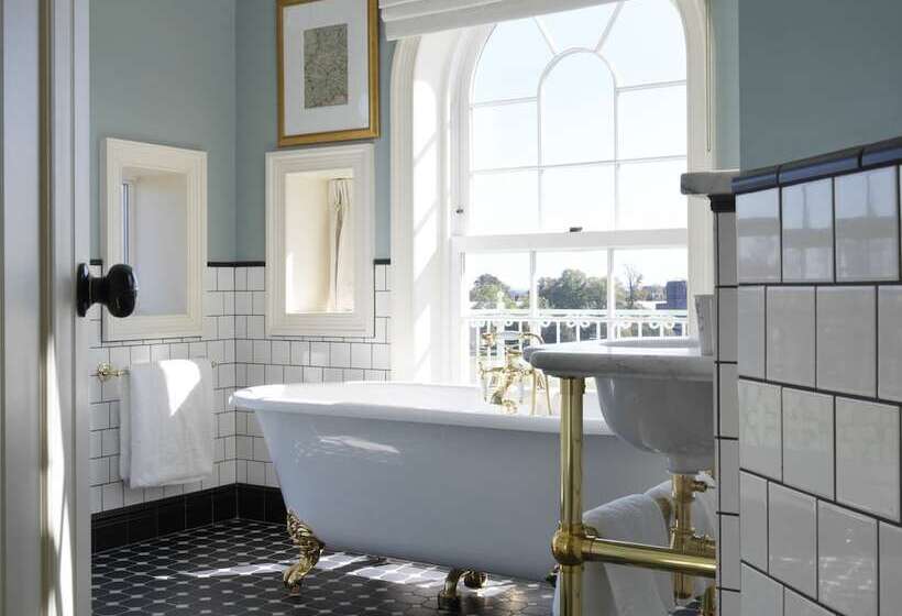 סוויטה, University Arms, Autograph Collection