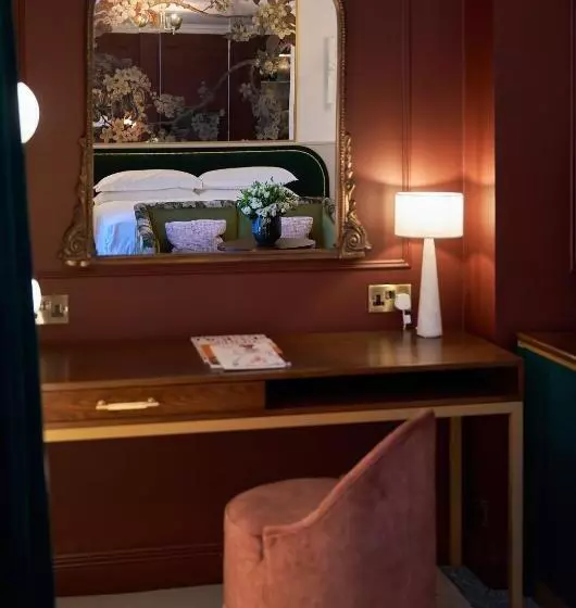 キングサイズベッドのデラックスルーム, The Capital Hotel, Apartments & Townhouse
