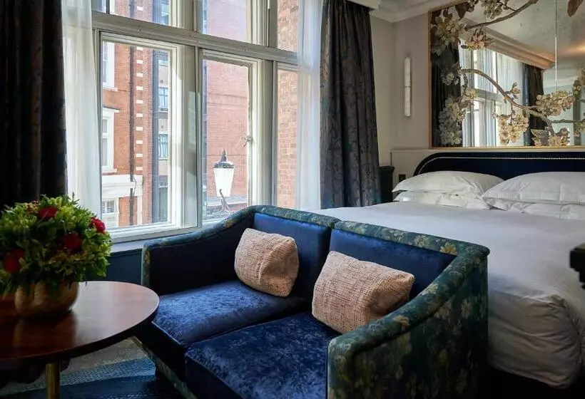 キングサイズベッドのデラックスルーム, The Capital Hotel, Apartments & Townhouse