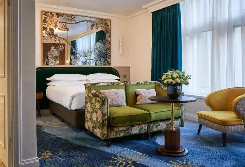 キングサイズベッドのデラックスルーム, The Capital Hotel, Apartments & Townhouse