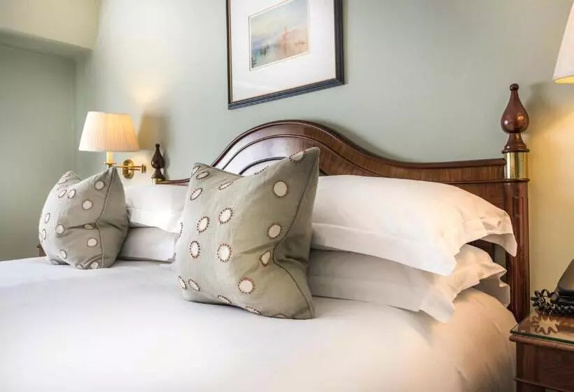 キングサイズベッドのスーペリアルーム, The Capital Hotel, Apartments & Townhouse