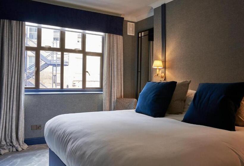 Апартаменты 2 Спальни, The Capital Hotel, Apartments & Townhouse