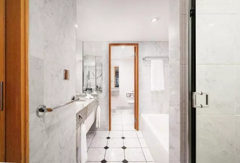 景色の見えるスイートルーム, The Chelsea Harbour Hotel and Spa