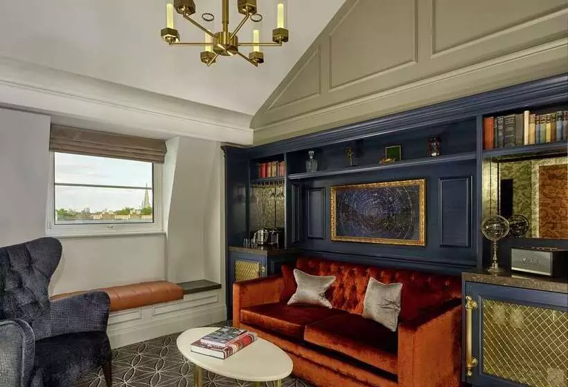سوییت دوبلکس, 100 Queen S Gate Hotel London, Curio Collection By Hilton
