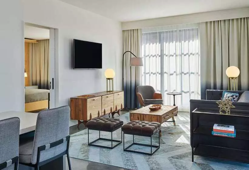 Suite Queen Bed, 100 Queen S Gate Hotel London, Curio Collection By Hilton
