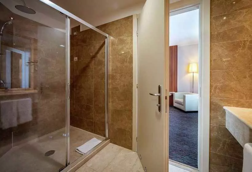 اتاق استاندارد, 100 Queen S Gate Hotel London, Curio Collection By Hilton