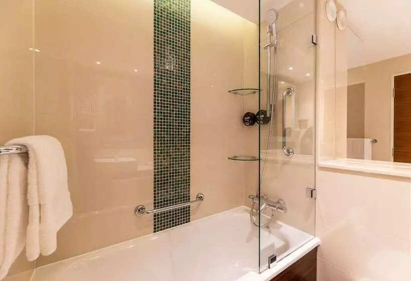 اتاق سوپریور, 100 Queen S Gate Hotel London, Curio Collection By Hilton