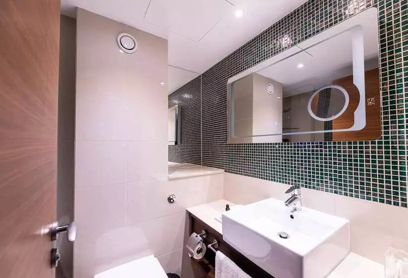 اتاق سوپریور, 100 Queen S Gate Hotel London, Curio Collection By Hilton