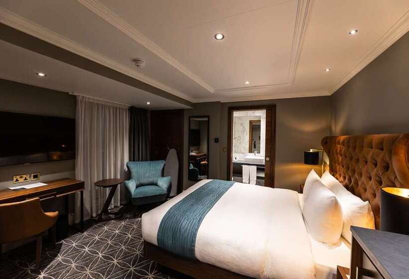 Номер Deluxe Кровать Куин, 100 Queen S Gate Hotel London, Curio Collection By Hilton