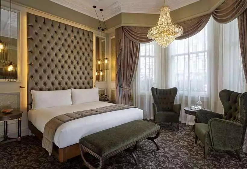 Suite Queen Bed, 100 Queen S Gate Hotel London, Curio Collection By Hilton