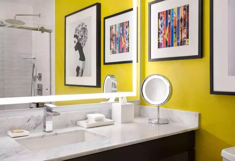 اتاق استاندارد, 100 Queen S Gate Hotel London, Curio Collection By Hilton