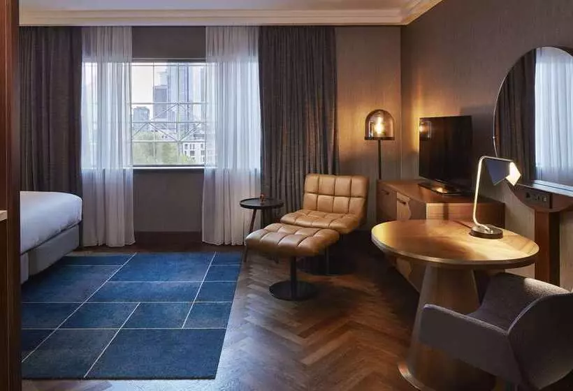اتاق استاندارد, 100 Queen S Gate Hotel London, Curio Collection By Hilton