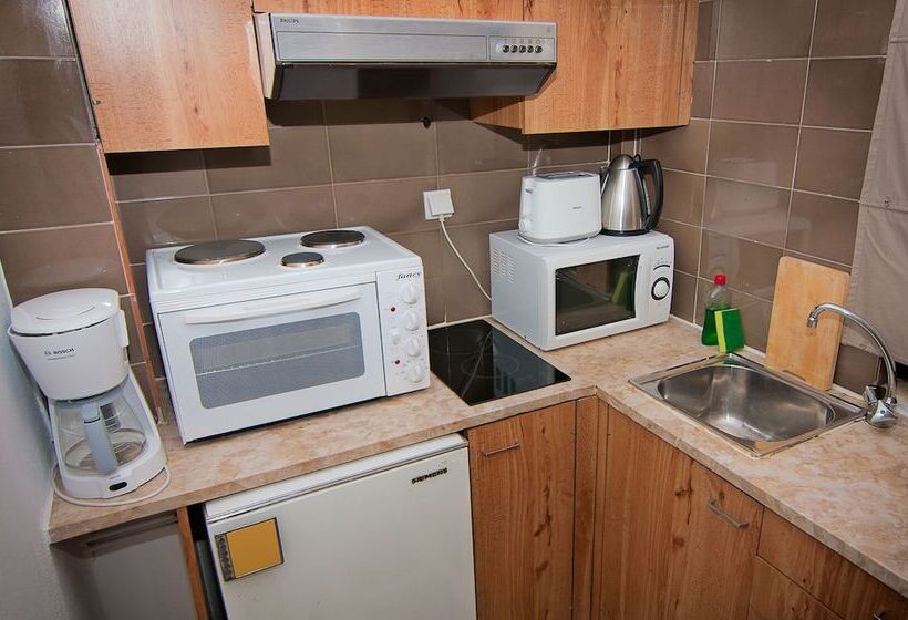 استودیوی استاندارد, Apollonia Hotel Apartments