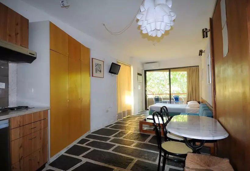 استودیوی استاندارد, Apollonia Hotel Apartments