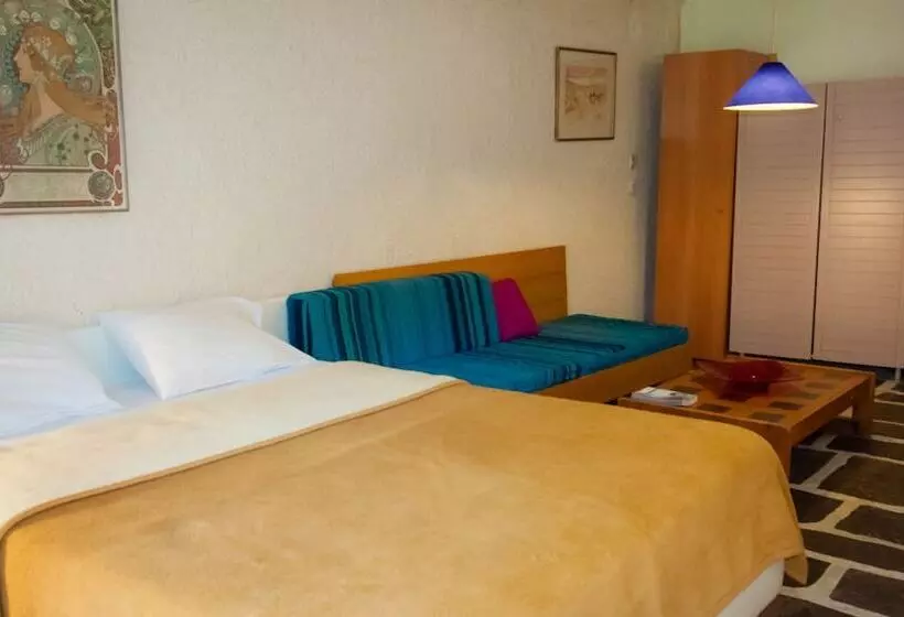 استودیوی استاندارد, Apollonia Hotel Apartments