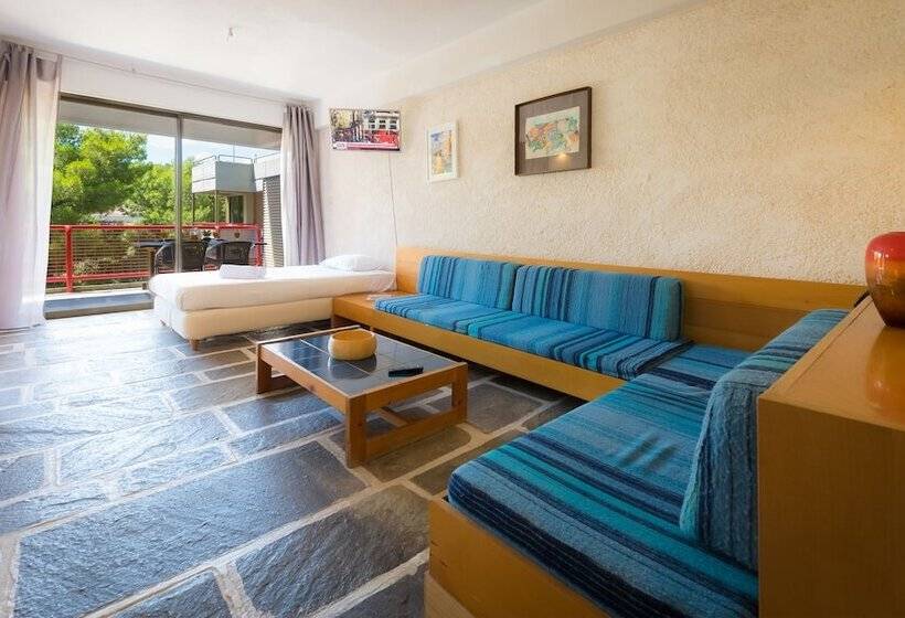 جناح, Apollonia Hotel Apartments