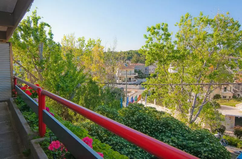 اتاق خانوادگی, Apollonia Hotel Apartments