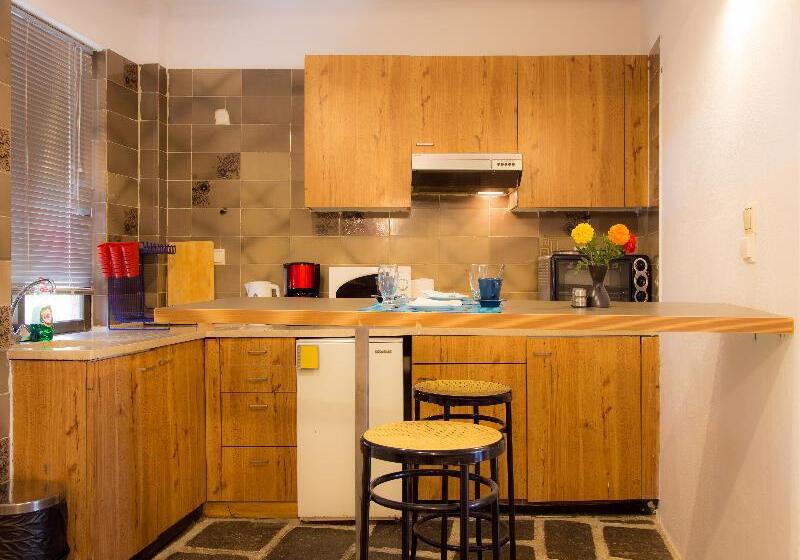 سوییت, Apollonia Hotel Apartments