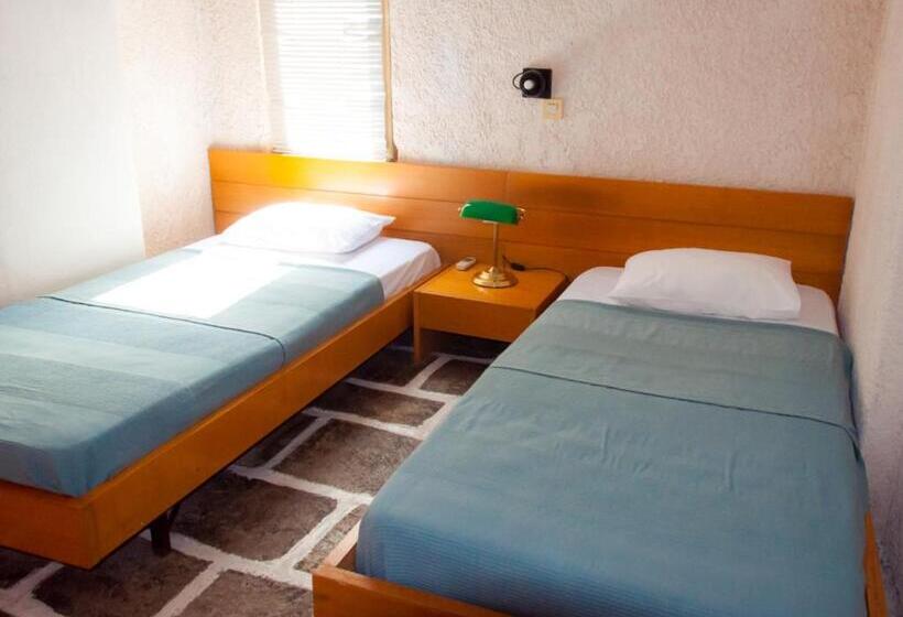 اتاق خانوادگی, Apollonia Hotel Apartments